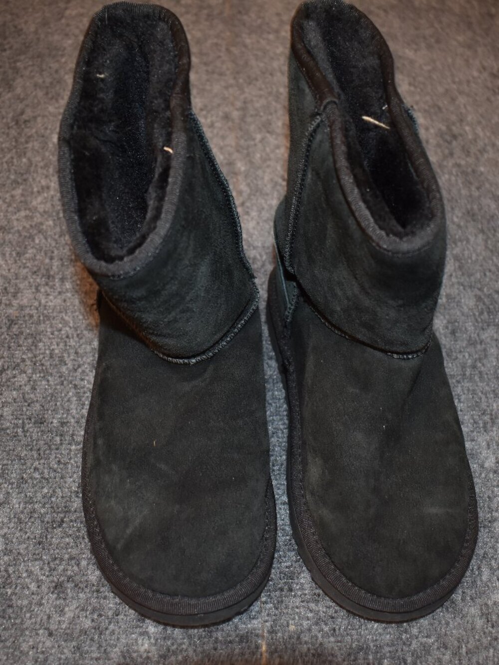 UGG Australian Black Classic Short 5825 Women's Size 8M